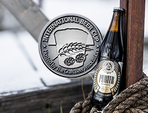 Miniatura artykułu - Srebrny medal dla Porteru Bałtyckiego Trzech Kumpli na&nbsp;International Beer Cup